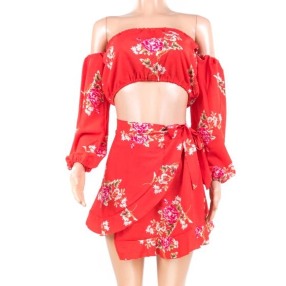 Red floral 2 piece set - Picture 4 of 5